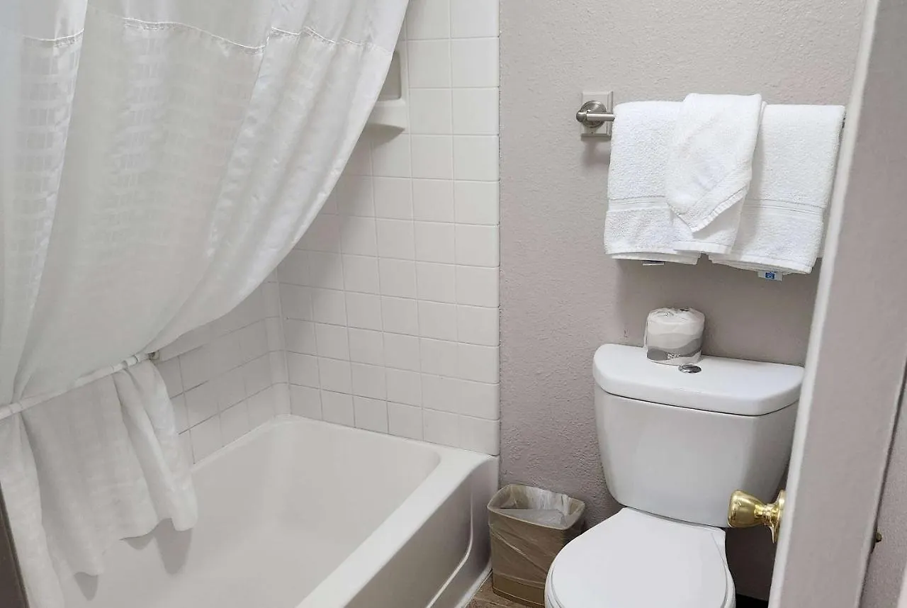 Days Inn By Wyndham Denver Downtown Motel