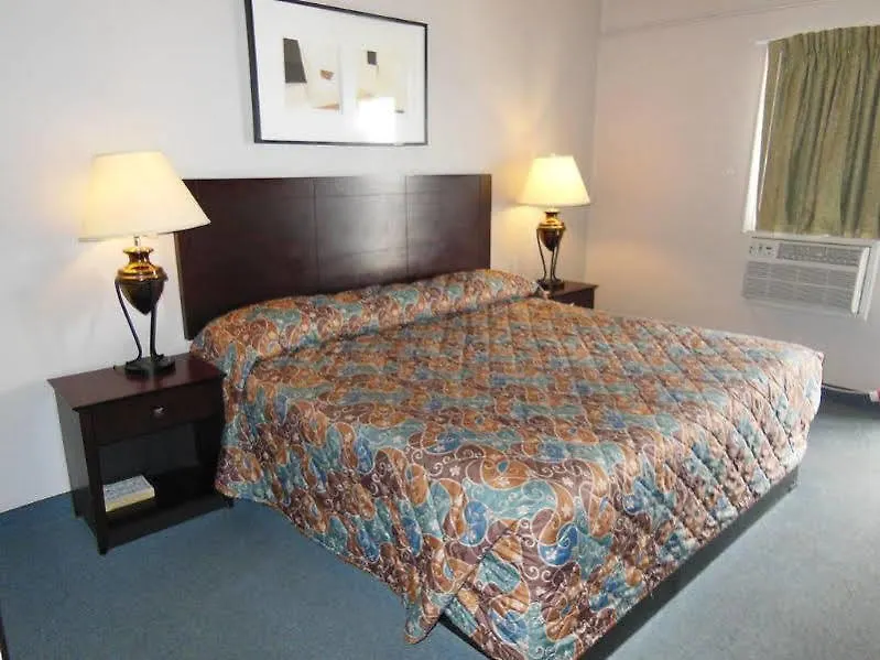 Days Inn By Wyndham Denver Downtown 2*,
