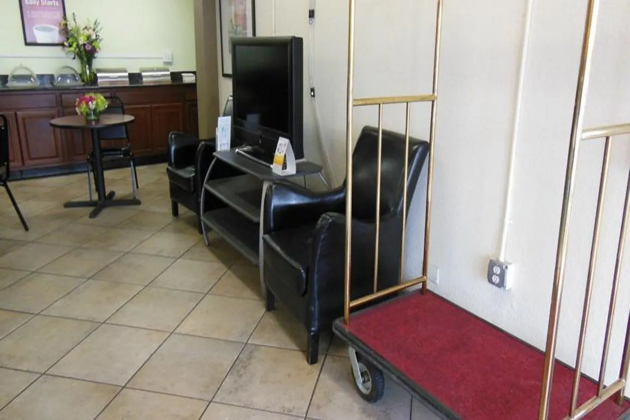 Days Inn By Wyndham Denver Downtown Motel