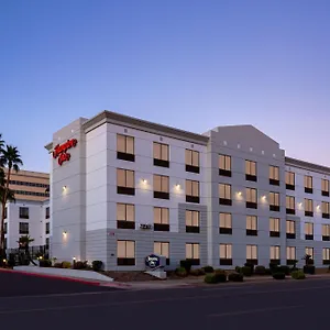 hampton-inn-phoenix-biltmore.hotelsofphoenix.com/